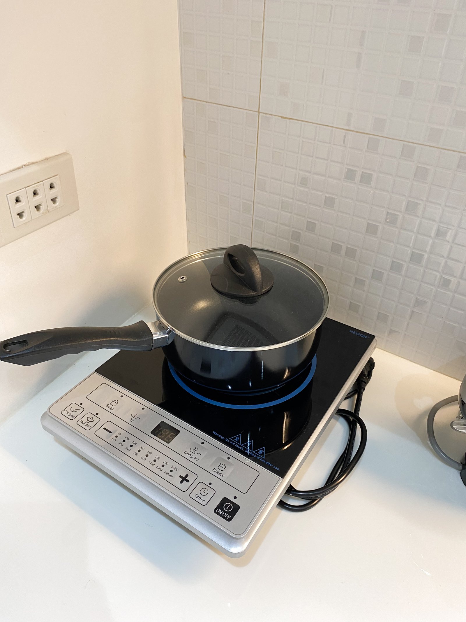 Mid Century Unit - Kitchen Appliances